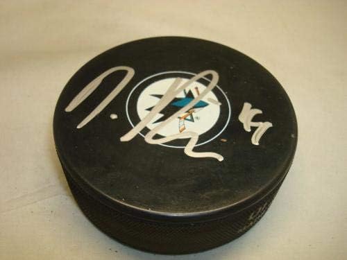 Мирко Мюлер е подписал хокей шайба Сан Хосе Шаркс с автограф 1E - за Миене на НХЛ с автограф
