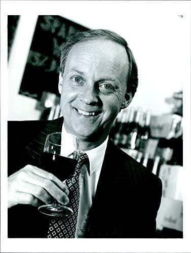 Реколта снимка на Тим Хау, бивш генерален директор на Majestic Wine