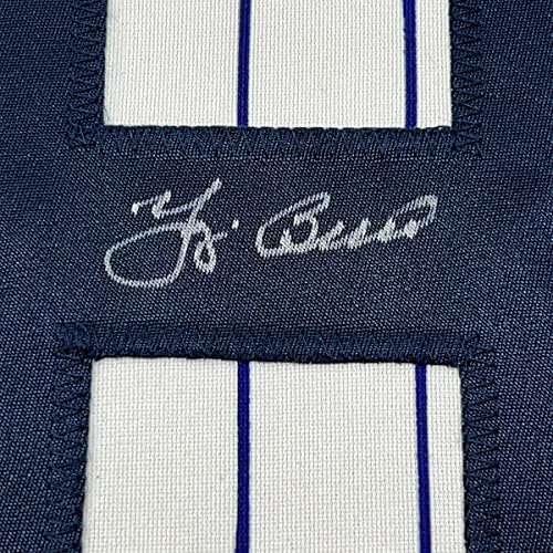 Бейзболна майк в тънка ивица от Ню Йорк 33x42 с автограф на Йога Берры в рамката на JSA COA